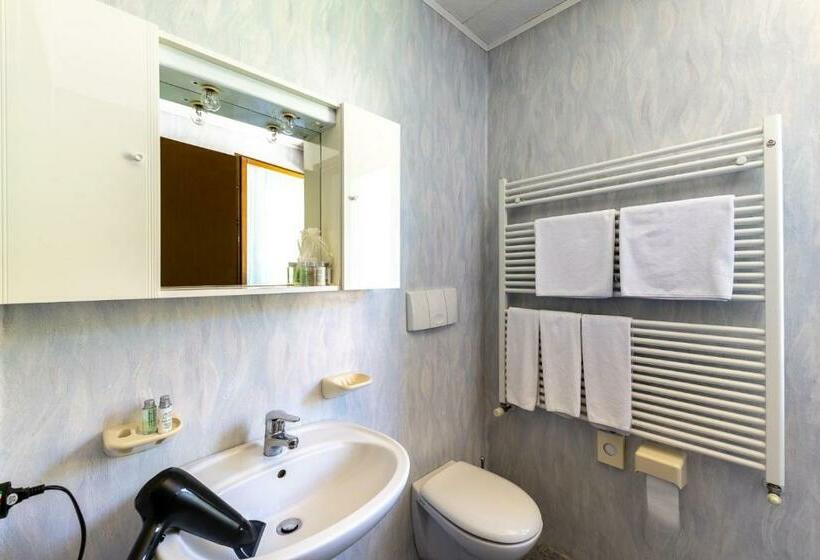 스탠다드 룸, Club Funivia