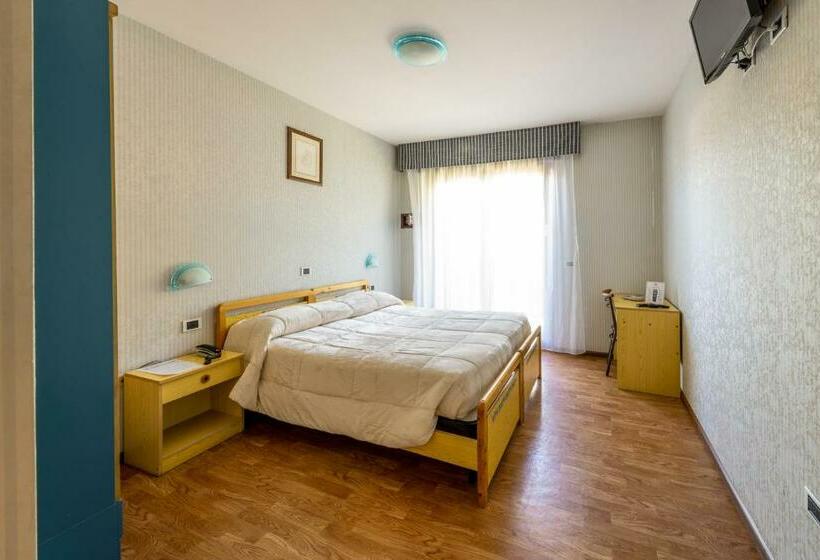 Номер Стандарт, Club Funivia