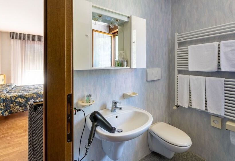 스탠다드 트리플 룸, Club Funivia