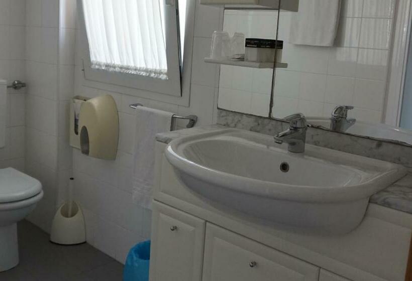 Семейный Номер, Columbus Dependance