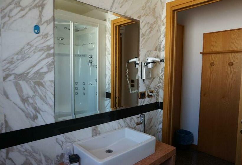 Семейный Номер, Columbus Dependance