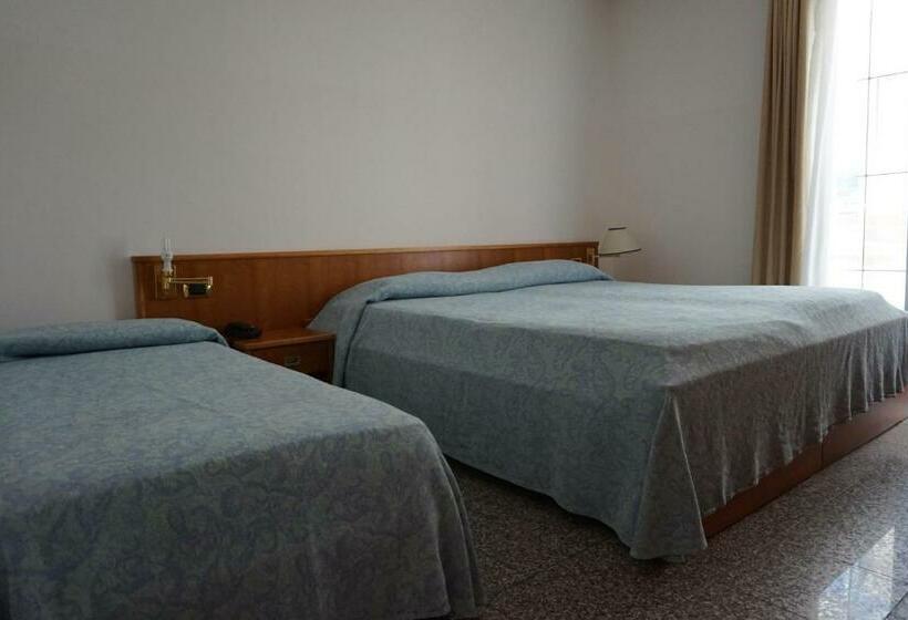 Семейный Номер, Columbus Dependance