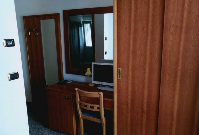 Семейный Номер, Columbus Dependance