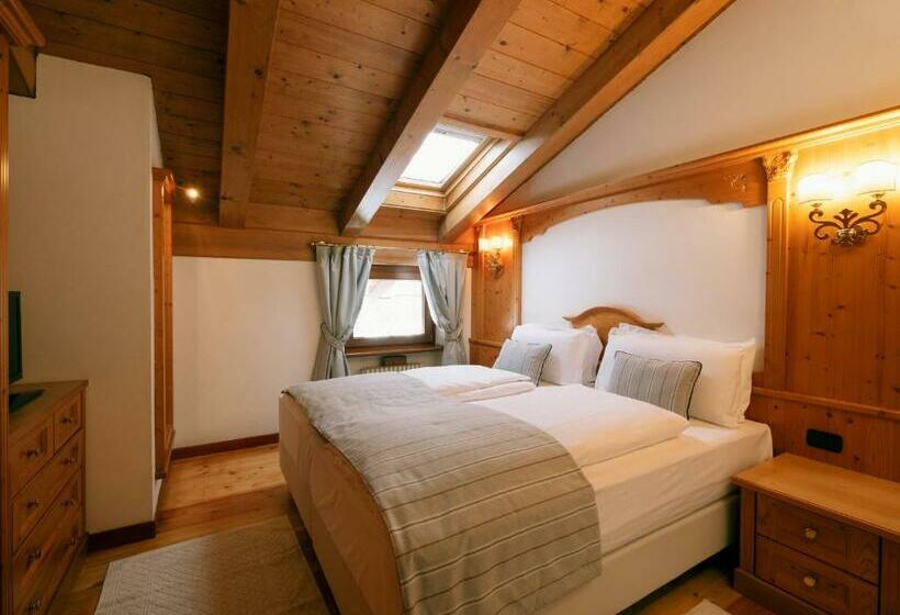 Полулюкс, Fiori Dolomites Experience