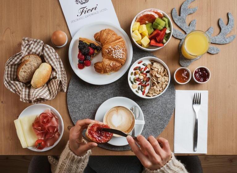 Номер Deluxe с Террасой, Fiori Dolomites Experience