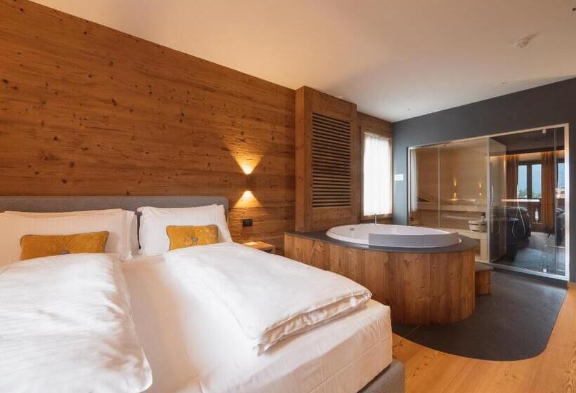 Люкс с гидромассажем, Fiori Dolomites Experience