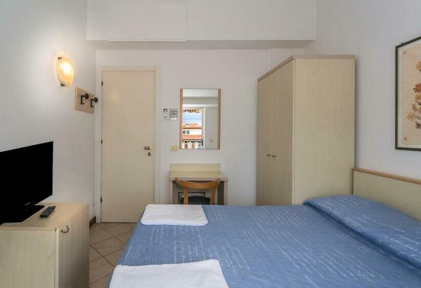 غرفة قياسية مطلّة علي البحر مزوَّدة بشُرفة, Florentia