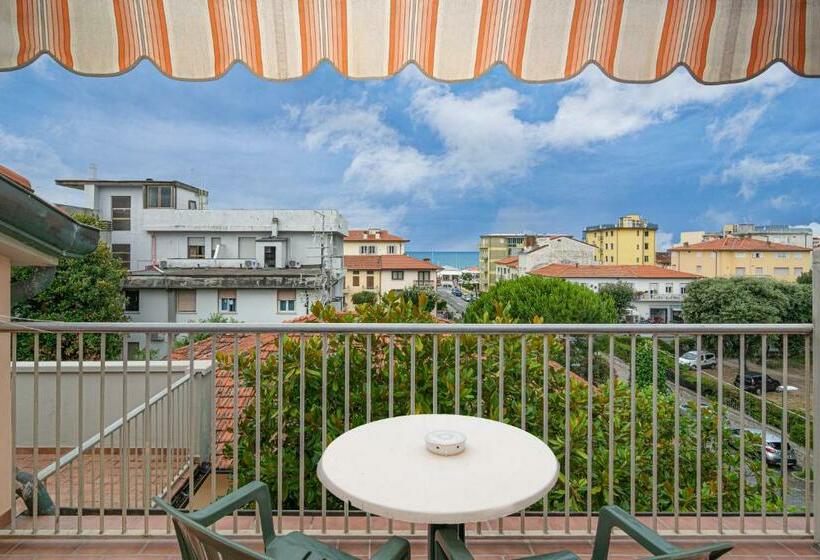 غرفة قياسية مطلّة علي البحر مزوَّدة بشُرفة, Florentia