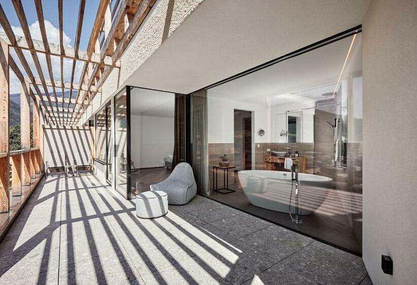 スイート, Haller Suites & Restaurant