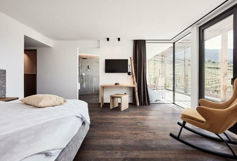 スイート, Haller Suites & Restaurant