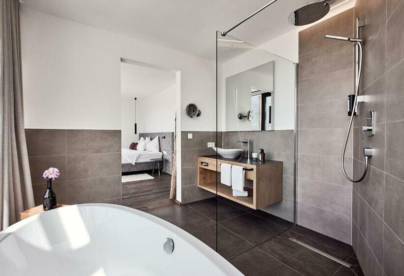 سوییت, Haller Suites & Restaurant