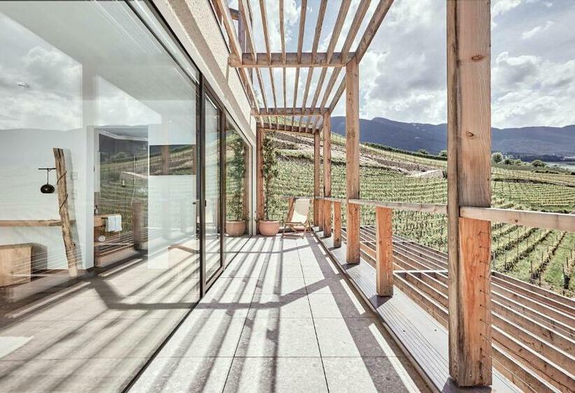 スイート, Haller Suites & Restaurant