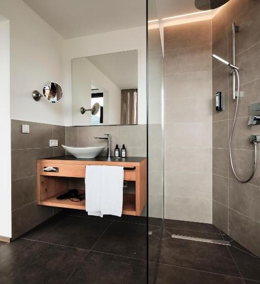 سوییت, Haller Suites & Restaurant