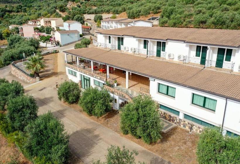 オーシャンビュースタンダードルーム, Is Murtas