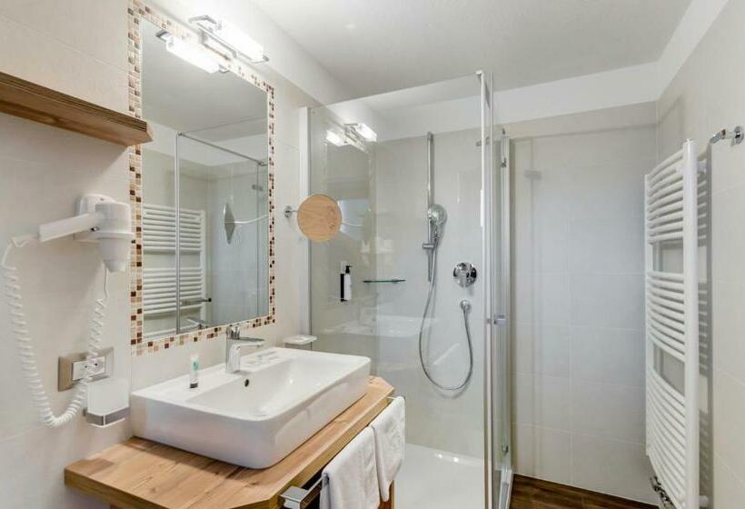 Номер Стандарт, Jägerheim 3s