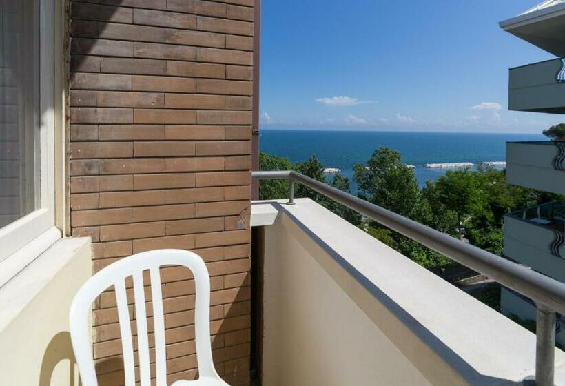 スタンダードルーム, Promenade