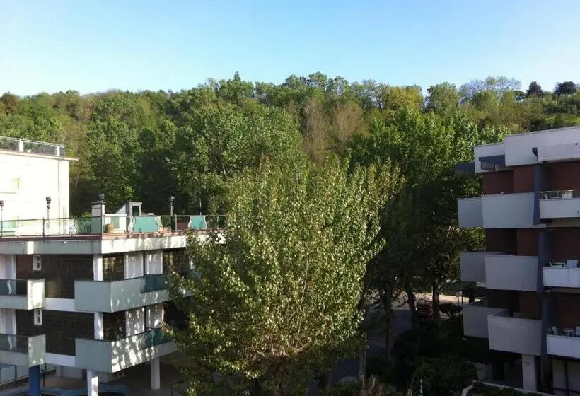 Standard Yhden Hengen Huone, Promenade