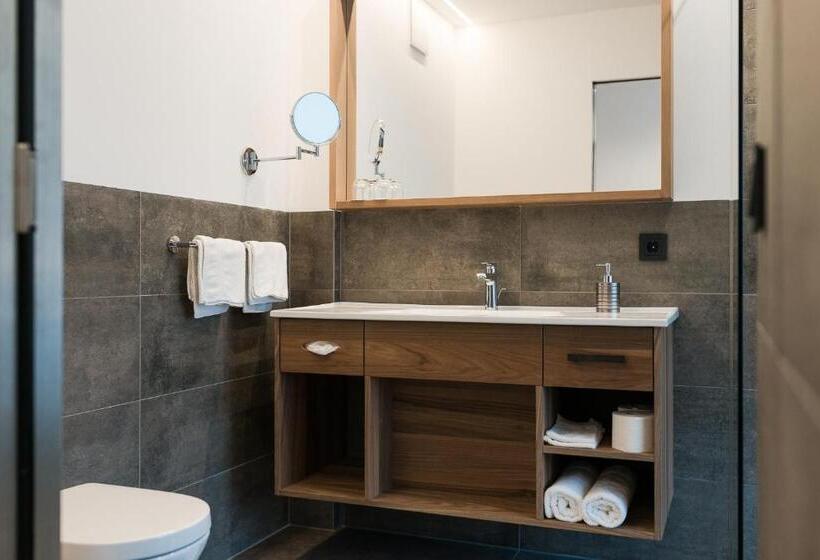 スタンダードルーム, Salgart