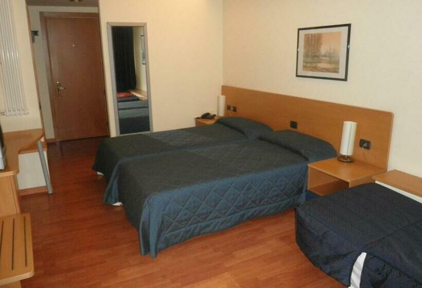 标准三人间, Selide