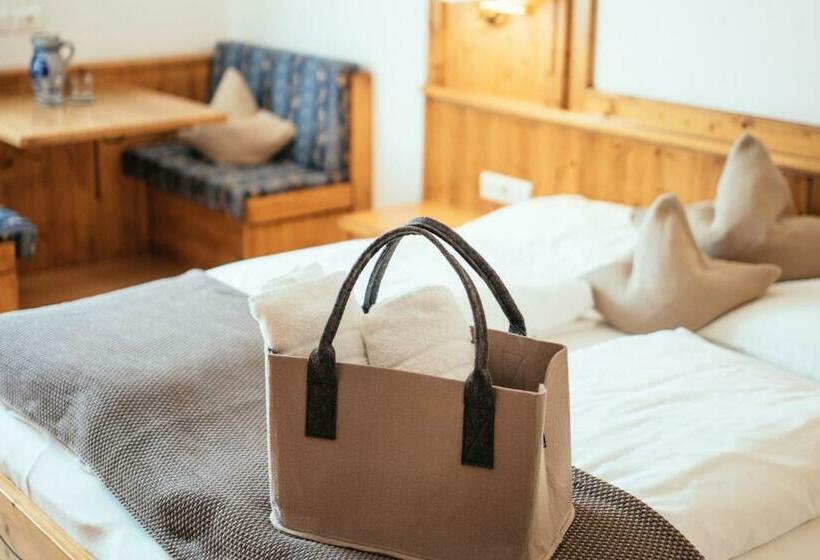 标准间, Tirolerhof