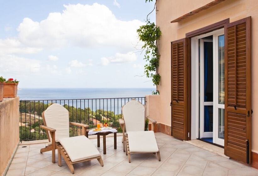 غرفة قياسية مزودة بتراس مطلة على الجبل, Torre Bennistra