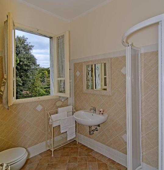 חדר סטנדרט לשלושה, Verdesolemare