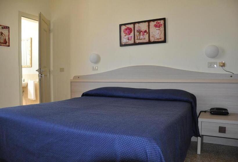 חדר סטנדרט לשלושה, Verdesolemare