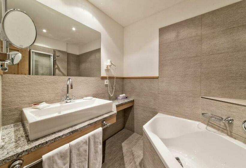 주니어 스위트, Villa Monica