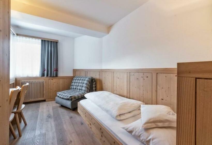 주니어 스위트, Villa Monica