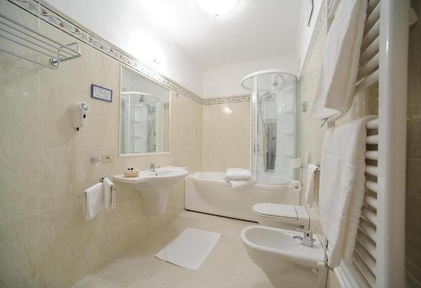 חדר קלאסי לשלושה, Vioz