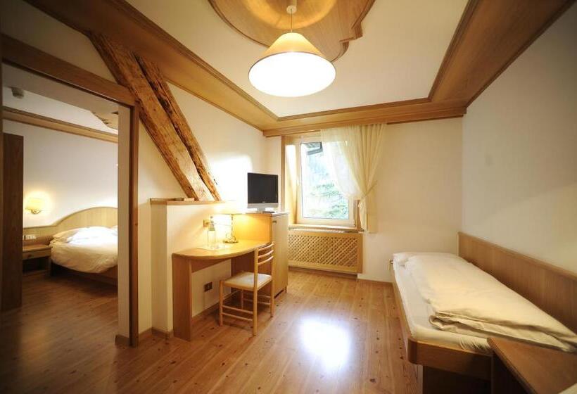 חדר משפחתי נוף להרים, Vioz