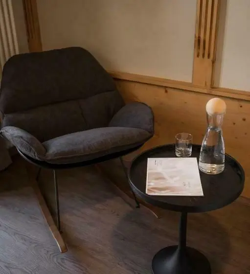 Standard Yhden Hengen Huone Parveke, Viertler