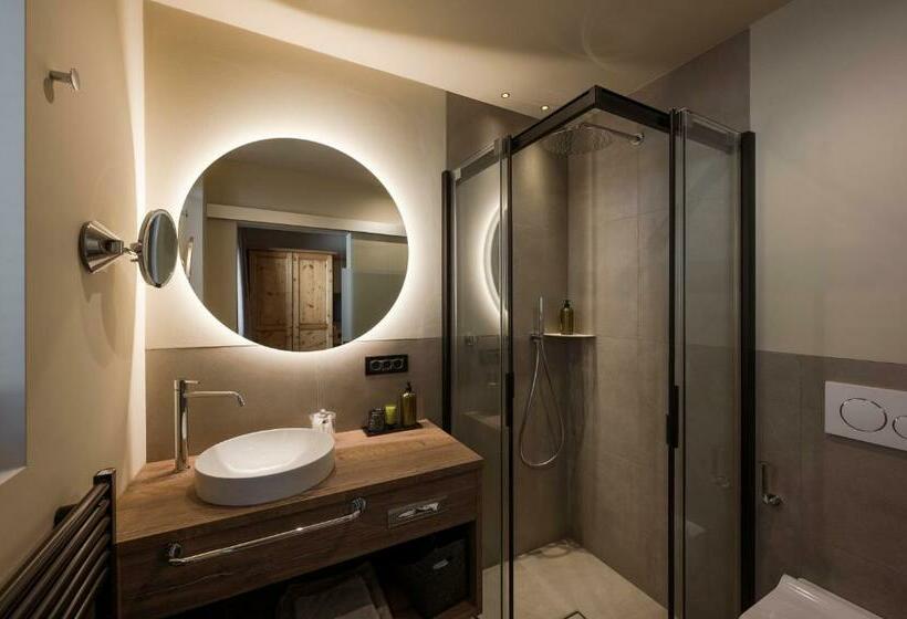 带阳台的标准单人间, Viertler