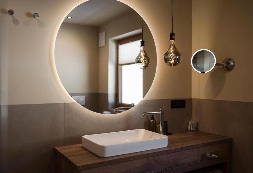 带阳台套房, Viertler