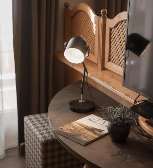 带阳台套房, Viertler