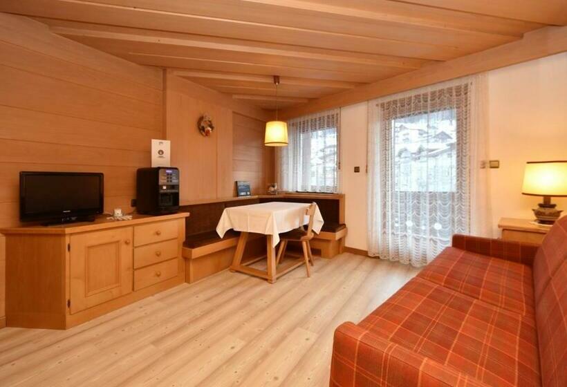 סוויטה עם מרפסת, Post Hotel Moena