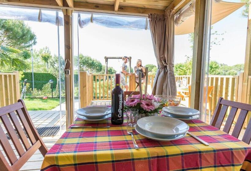 كوخ قياسي, Ca' Pasquali Village