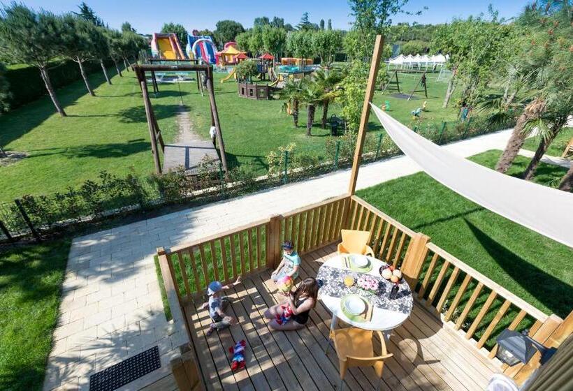 كوخ قياسي, Ca' Pasquali Village