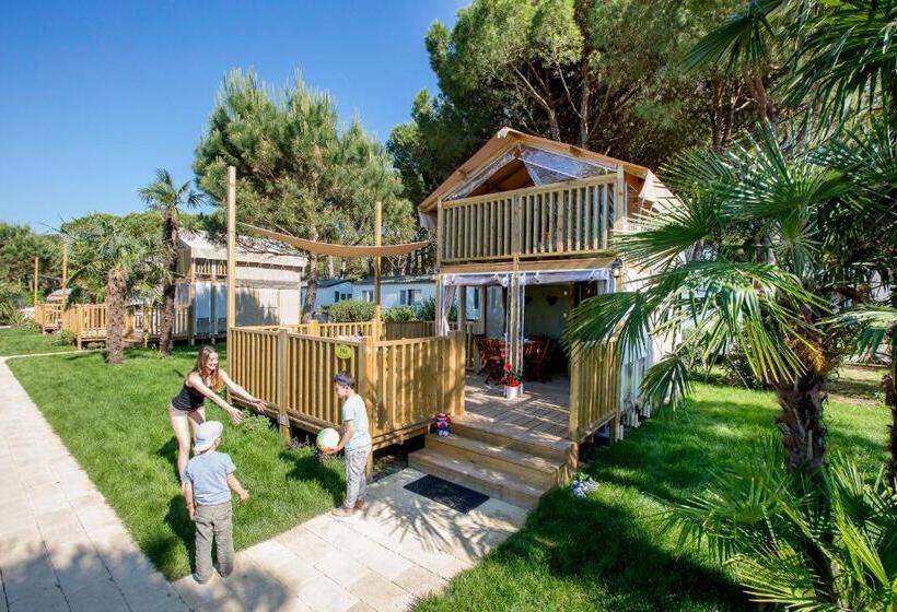 كوخ قياسي, Ca' Pasquali Village