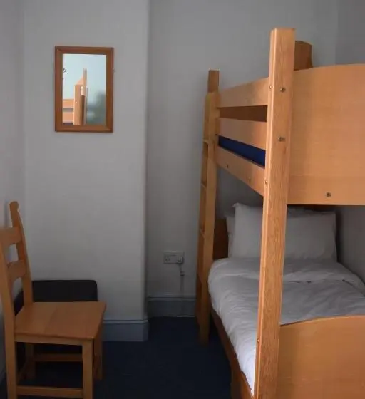 エコノミー４人部屋, Kington Accommodation