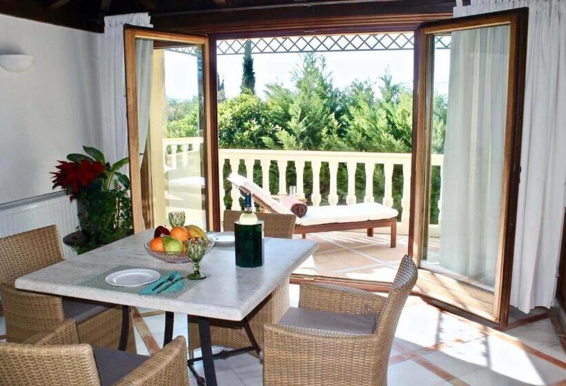 اتاق لوکس با تخت بزرگ, Casa Tess Boutique