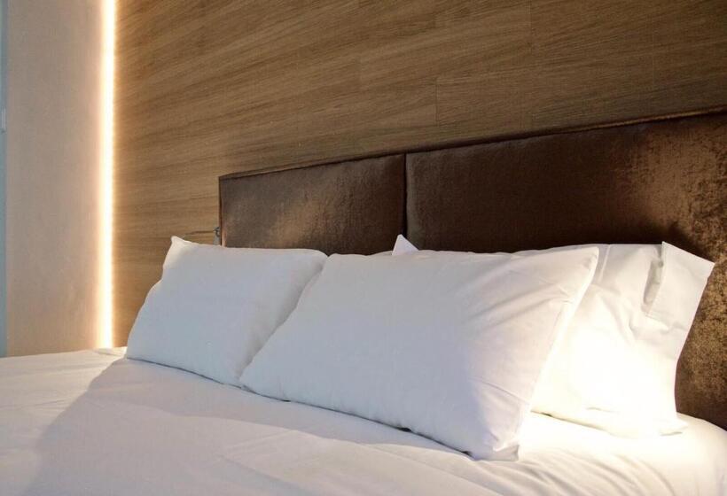 اتاق لوکس با تخت بزرگ, Casa Tess Boutique