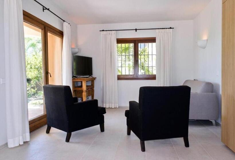 Deluxe Suite King Bed, Casa Tess Boutique