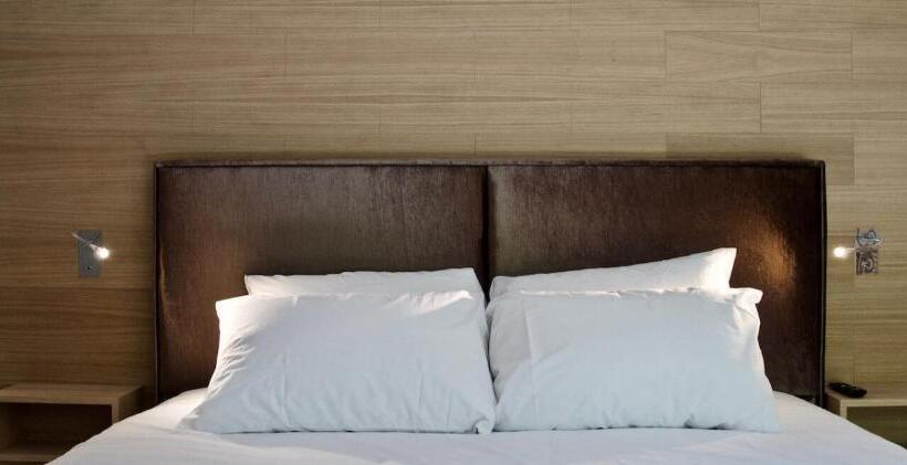 Deluxe Suite King Bed, Casa Tess Boutique