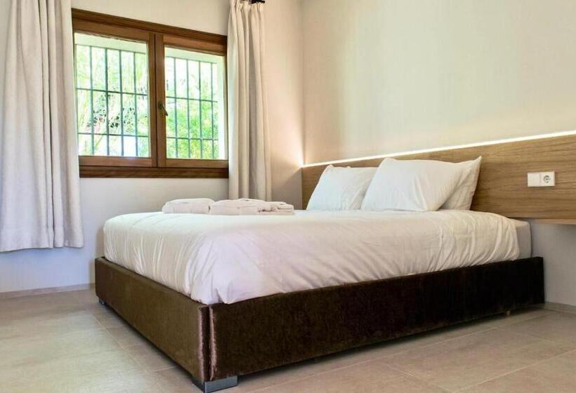 Deluxe Suite King Bed, Casa Tess Boutique