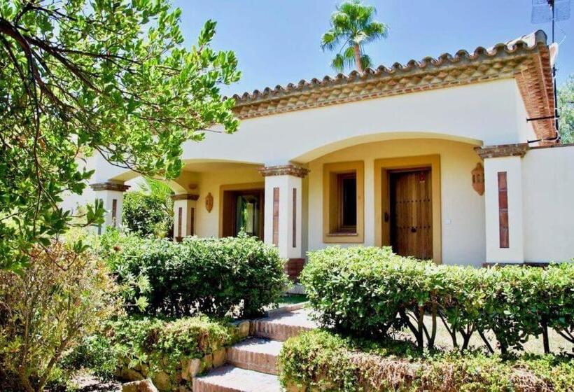 Люкс Deluxe Кровать Кинг, Casa Tess Boutique