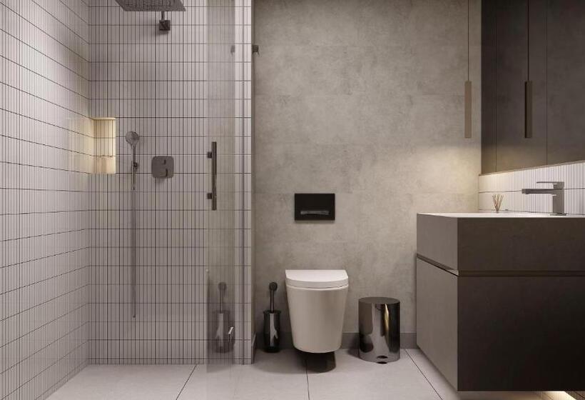 اتاق اکونومی, Four Hills