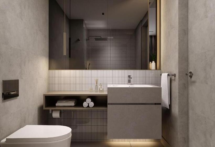 اتاق لوکس, Four Hills