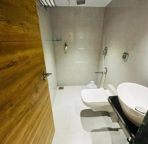 스탠다드 트리플 룸, New Hotel Amber Paramount Andheri West