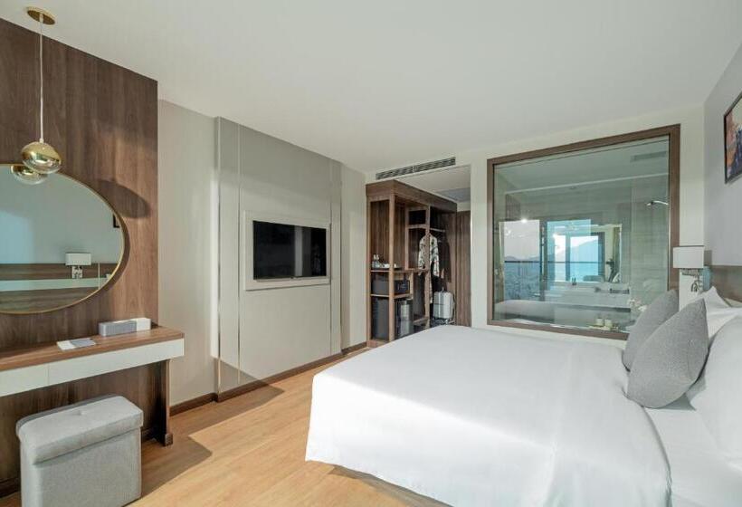 اتاق لوکس با بالکن و چشمانداز دریا, Panama Nha Trang